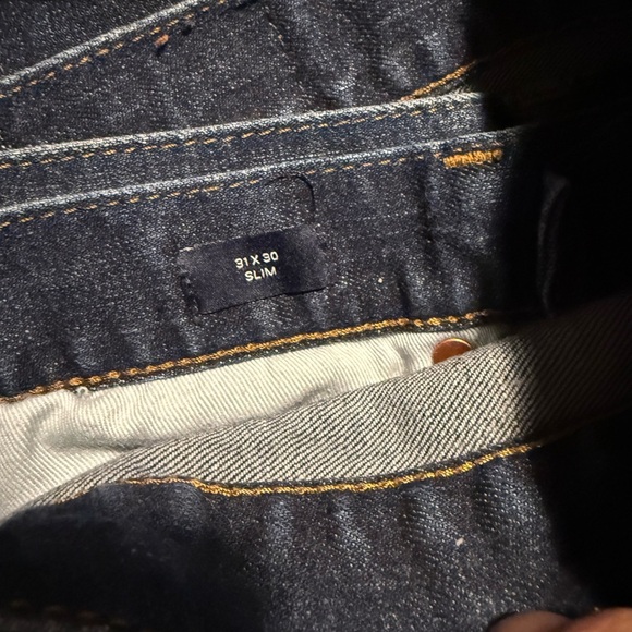 Gap 31x30 men’s slim fit jeans EUC, worn twice! Dark wash. - Picture 2 of 5